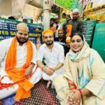 Afsana Khan Instagram - 🙌🤲उसे क्या मिटाए दुनियाँ जिसे आपने नवाज़ा नक़्शे कदम पे तेरे यह गुलाम चल रहा है तेरी रहमतों का दरिया सरेआम चल रहा है ख्वाजा जी…. मन में खुशी के फूल खिले हैं आज मोहे मोरे ख्वाजा मिले हैं ❤️🙌🤲 #ajmersharifdargah #ajmersharif #ajmer #afsaajz❤️ #afsaajzforever #justiceforsidhumoosewala 🙏 Ajmer Khwaja Garib Nawaz