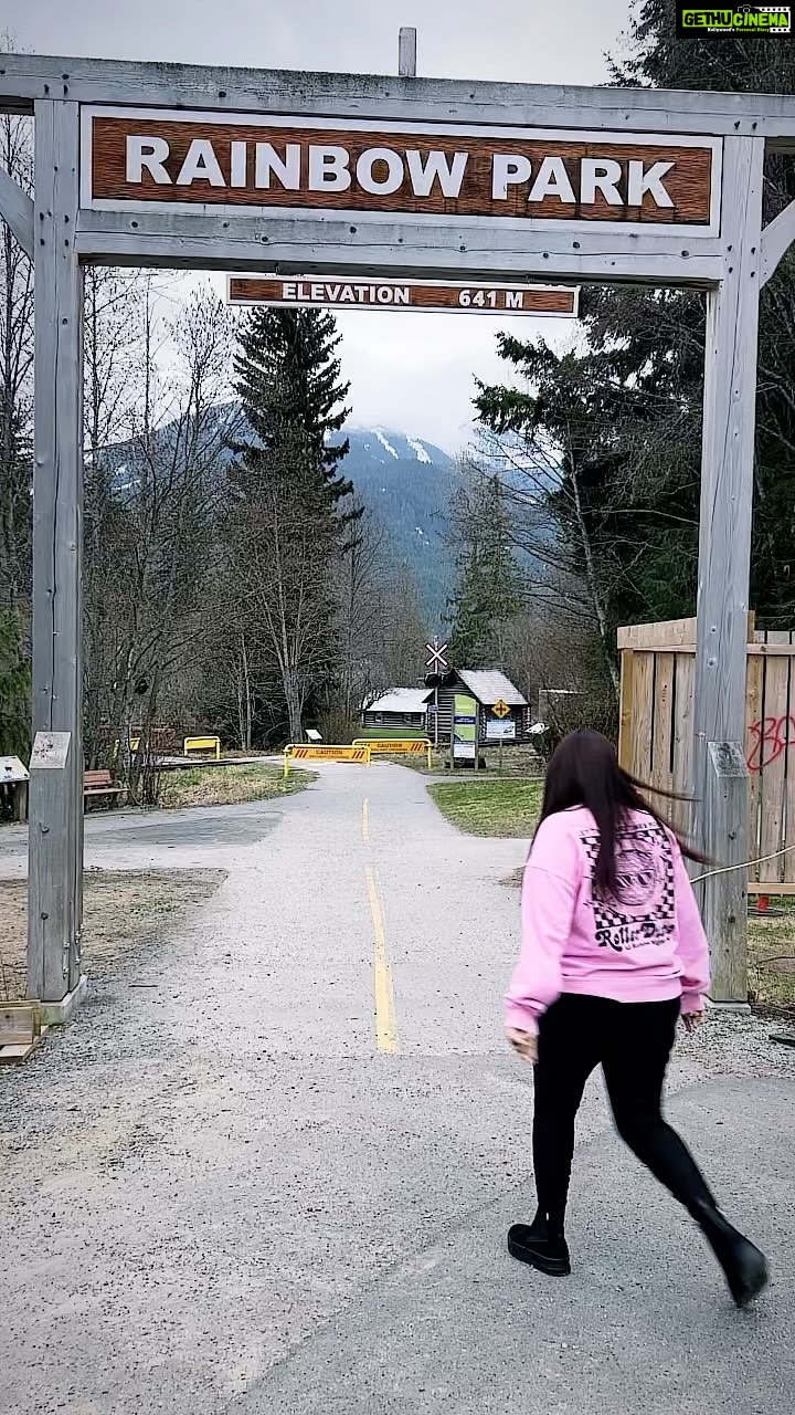 Afsana Khan Instagram - 🇨🇦 💕 One the to Whistler My first ever road trip❤️❤️ #canada #canada🇨🇦 #whistler #brampton #surrey #toronto 2023 #vibes #afsaajz❤️ #afsaajzforever #afsaajz #justiceforsidhumoosewala 🙏 Whistler, Canada