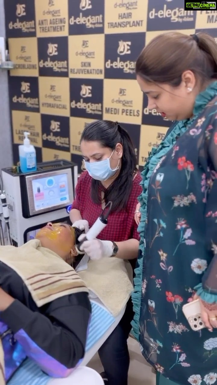 Afsana Khan Instagram - We are beyond grateful to have had the opportunity to serve the ROCK STAR 🌟 @itsafsanakhan at our skincare clinic! Thank you for trusting us. 😊🙏🏽 Treatment: Hydra+Oxygeno 📍MOHALI - LUDHIANA Appointment: 9592708300, 9914207009 : : #delegantbyavleen #happyholi #color #skincare #skin #skinclinic #festival #punjabi #punjab #mohali #ludhiana #chandigarh #celebrity #afsanakhan #hydrafacial #skintreatment D Elegant by Avleen