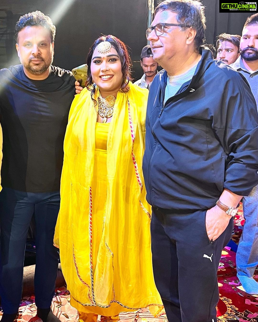 Afsana Khan Instagram - Our legend lyricist @kumaarofficial paji down to earth 🙌❤️ Legend music Directer @jaidevkumar_jd 🙌❤️ Chandigarh, India