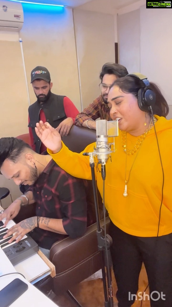 Afsana Khan Instagram - Jamming After a Good Dubing Session hope you like it 💫🙌 @abeerofficiall @oyekunaal6