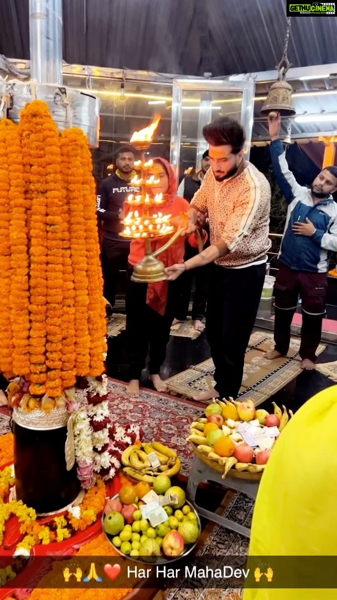 Afsana Khan Instagram - 🕉🙌🙏 HAR HAR MAHADEV 🙌🕉 @saajzofficial 🙏 #afsaajz #afsaajzforever #afsaajzblessed Shri Ram Darbar Mandir ,sketri,chandigarh