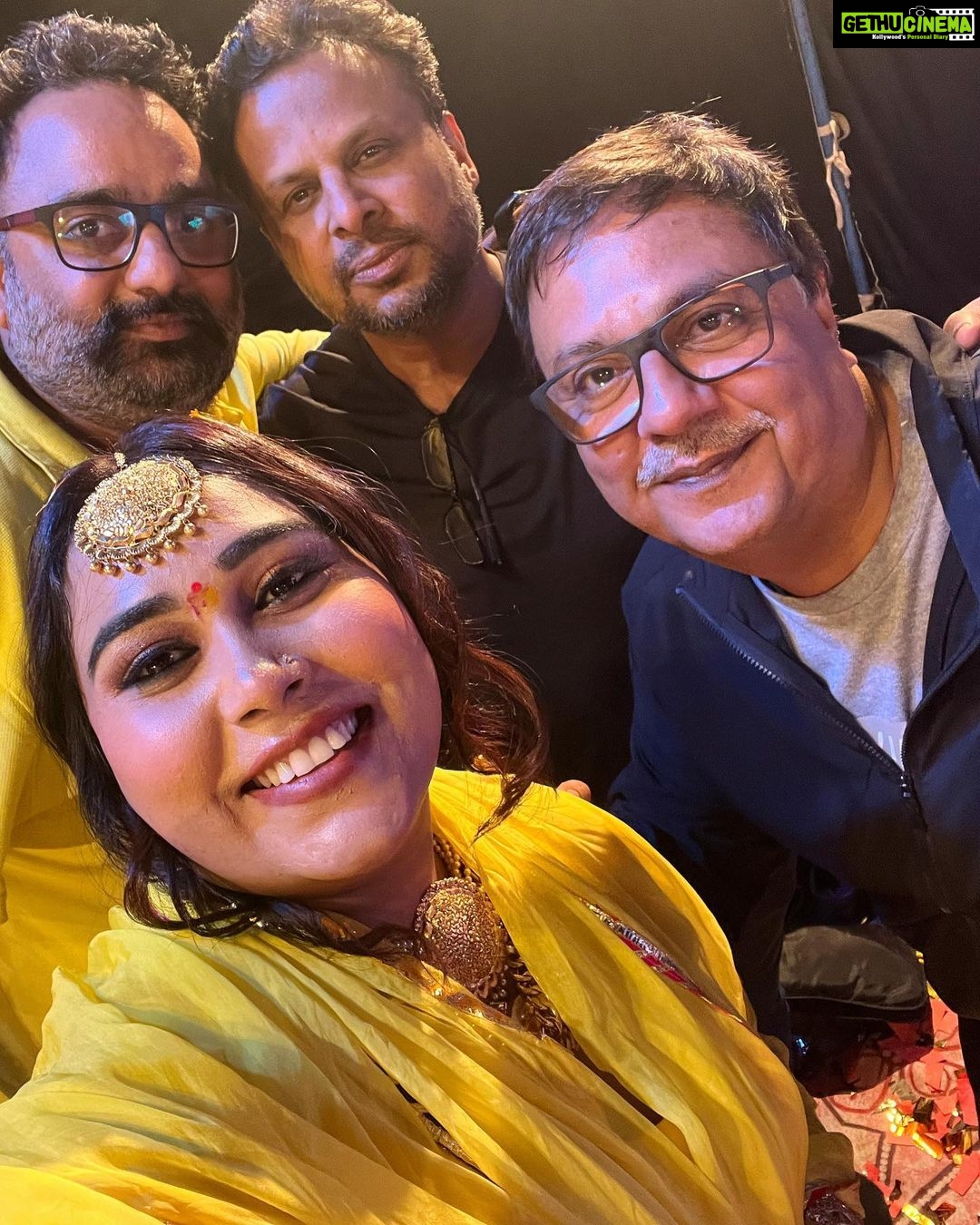 Afsana Khan Instagram - Our legend lyricist @kumaarofficial paji down to earth 🙌❤️ Legend music Directer @jaidevkumar_jd 🙌❤️ Chandigarh, India