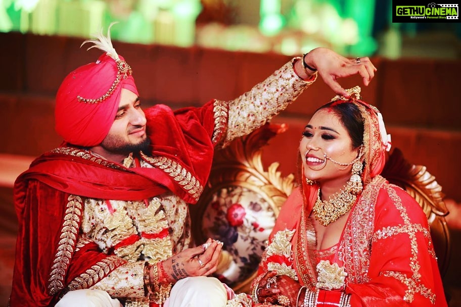 Afsana Khan Instagram - “I look at you and see the rest of my life in front of my eyes.“ ❤️ happy anniversary my love 👫 @itsafsanakhan @saajzofficial ❤️#afsaajz❤️ #afsaajzforever #anniversary #bestday