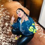 Afsana Khan Instagram - ਉਹ ਬੰਦਾ_ਆਮ ਨਹੀ ਹੋ ਸਕਦਾ ਜਿਹਨੂੰ ਹਰਾਉਣ ਲਈ ਲੋਕ ਕੋਸਿਸ਼ਾਂ ਨਹੀ,, ਸ਼ਾਜਿਸਾਂ ਕਰਨ 🙏✌️ ਹਮਾਰੀ ਹਸਤੀ ਕੋ ਤੁਮ ਕਿਆ ਪਹਿਚਾਨੋਗੇ ਕਈ ਮਸ਼ਹੂਰ ਹੋ ਗਏ ਹਮੇਂ ਬਦਨਾਮ ਕਰਤੇ ਕਰਤੇ 💯 Chandigarh, India