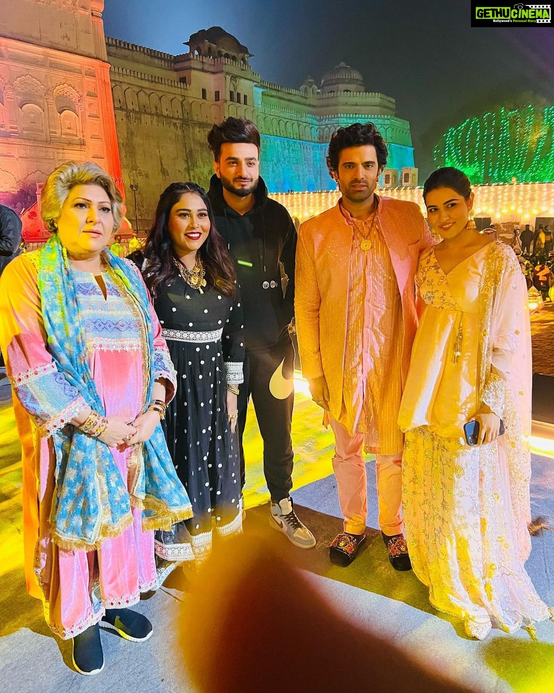 Afsana Khan Instagram - Shooting Dairies #chamak blessed 🙏 @itsafsanakhan @saajzofficial Team ❤️🙏👌hardworking team thx 🙏 @kanwar_grewal_official @navneet.nishan mam sir @manoj__pahwa429 @manoj_pahwa29 @mohitmalik1113 @myselfmanna @ankitagoraya Patiala-The Royal City