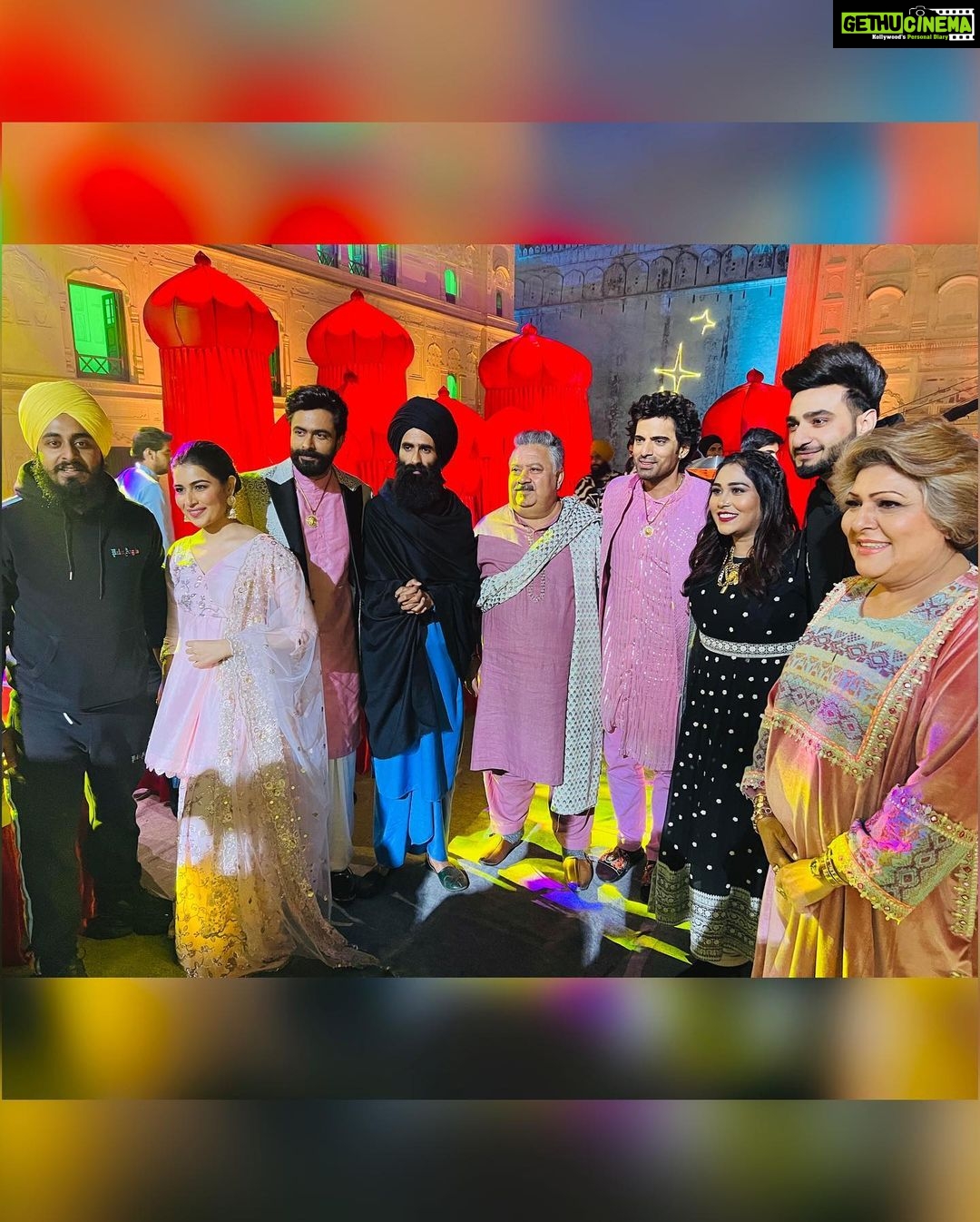 Afsana Khan Instagram - Shooting Dairies #chamak blessed 🙏 @itsafsanakhan @saajzofficial Team ❤️🙏👌hardworking team thx 🙏 @kanwar_grewal_official @navneet.nishan mam sir @manoj__pahwa429 @manoj_pahwa29 @mohitmalik1113 @myselfmanna @ankitagoraya Patiala-The Royal City