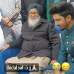 Afsana Khan Instagram - ਅਸੀਂ ਇੱਕੋ ਪਿੰਡ ਦੇ ਆ। ਸਾਡੇ ਦਾਦਾ ਜੀ ਨਾਲ ਬਹੁਤ ਪਿਆਰ ਸੀ। ਸਾਡਾ ਪਿਆਰ ਕੋਈ ਰਾਜਨੀਤਕ ਤੌਰ ਤੇ ਨਹੀਂ ਸੀ। ਸਾਡਾ ਉਨ੍ਹਾਂ ਨਾਲ ਪਰਿਵਾਰਕ ਰਿਸ਼ਤਾ ਸੀ ਅੱਜ ਸੁਣ ਕੇ ਬਹੁਤ ਹੀ ਦੁੱਖ ਹੋਇਆ। ਬਾਦਲ ਸਾਹਿਬ ਵਰਗਾ ਰਾਜਨੀਤੀ ਵਿੱਚ ਨਾਂ ਸੀ ਨਾ ਹੈ ਨਾ ਹੋਣਾ ਸਾਨੂੰ ਮਾਣ ਹੈ ਏਨਾ ਤੇ 😭😔