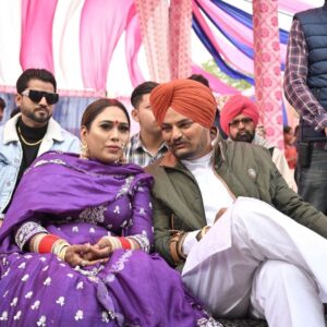 Afsana Khan Instagram - ਭਰਾ ਦਾ ਬੇ ਸ਼ਰਤ ਪਿਆਰ ਅਨਮੋਲ ਹੈ।
ਤੁਸੀਂ ਸਿਰਫ ਮੇਰੇ ਭਰਾ ਨਹੀਂ ਹੋ, ਪਰ ਤੁਸੀਂ ਮੇਰੀ ਆਤਮਾ ਵੀ ਹੋ।। always main dhamki bai nu dindi c je na mere kise bhi Funtion te aye main gusee ho jana but bai always ponchde c ke kamli jihi mere naal ladayi krogyi bai ajj bhi vapis ajo plzzzz 😭😭😭 

ਕੋਈ ਖ਼ਜ਼ਾਨਾ ਕਿਸੇ ਭਰਾ ਦੇ ਪਿਆਰ ਦੀ ਤੁਲਨਾ ਨਹੀਂ ਕਰਦਾ।। Vadda bai always in my heart @sidhu_moosewala ❤️😭💔🙌
#justiceforsidhumoosewala