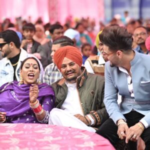 Afsana Khan Instagram - ਭਰਾ ਦਾ ਬੇ ਸ਼ਰਤ ਪਿਆਰ ਅਨਮੋਲ ਹੈ।
ਤੁਸੀਂ ਸਿਰਫ ਮੇਰੇ ਭਰਾ ਨਹੀਂ ਹੋ, ਪਰ ਤੁਸੀਂ ਮੇਰੀ ਆਤਮਾ ਵੀ ਹੋ।। always main dhamki bai nu dindi c je na mere kise bhi Funtion te aye main gusee ho jana but bai always ponchde c ke kamli jihi mere naal ladayi krogyi bai ajj bhi vapis ajo plzzzz 😭😭😭 

ਕੋਈ ਖ਼ਜ਼ਾਨਾ ਕਿਸੇ ਭਰਾ ਦੇ ਪਿਆਰ ਦੀ ਤੁਲਨਾ ਨਹੀਂ ਕਰਦਾ।। Vadda bai always in my heart @sidhu_moosewala ❤️😭💔🙌
#justiceforsidhumoosewala