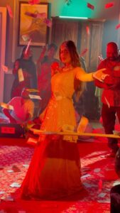 Afsana Khan Instagram - One of my favourite BTS Till now🙏🏻❤️
Diljale out now link in bio😍 #diljale 
#anjaliarora #anjalians #anjaligang #teamanji #anjaliaroraarmy