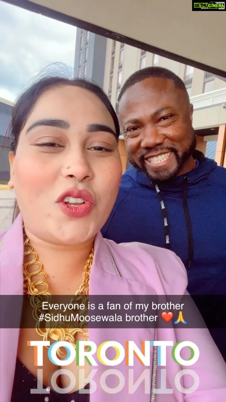 Afsana Khan Instagram - Everyone is a fan of my brother @sidhu_moosewala See you all tonight for a special tribute❤️❤️ #sidhumoosewala #justiceforsidhumoosewala Hurry last few seats left on www.Eventbrite.ca @parvasimedia @saajzofficial #afsaajz #afsaajzforever Toronto, Ontario