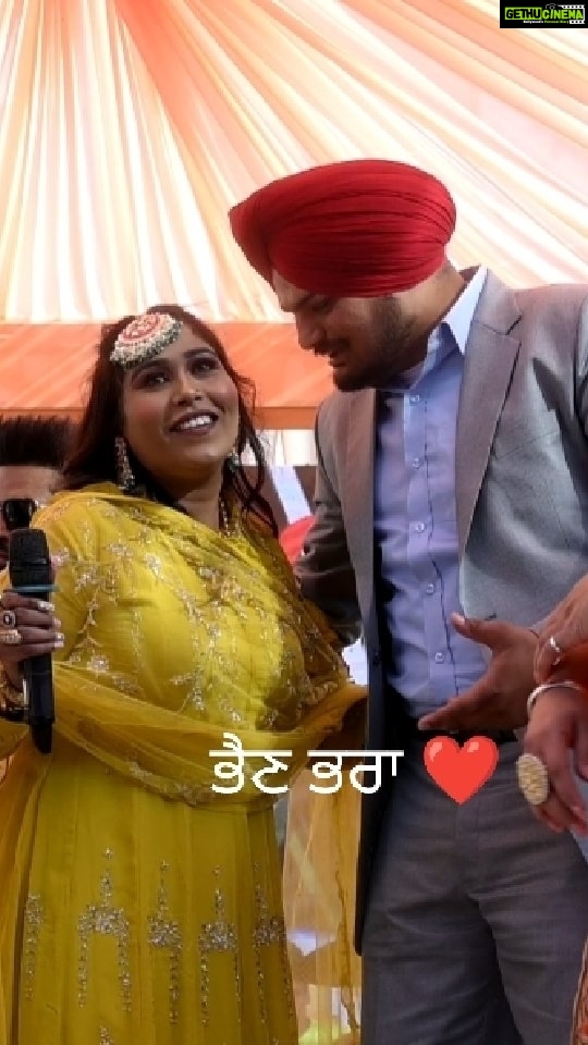 Afsana Khan Instagram - Follow me 🙏❤️Brother sister❤️ follow me @amanphotography @sidhu_moosewala @itsafsanakhan #sidhumossewala #sidhumoosewala2022rip😭💔🙏🏻 #afsanakhan #reels #trendingreels #Amanphotographykaleke #amansidhu07