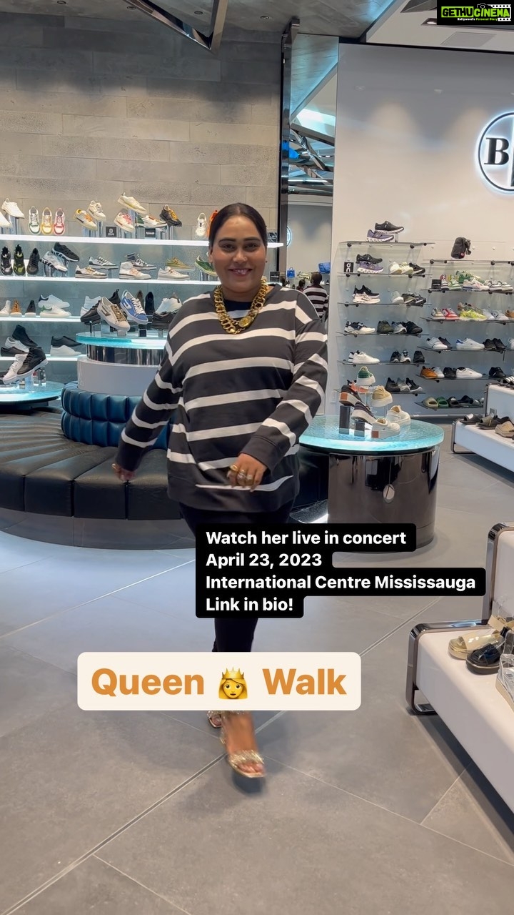 Afsana Khan Instagram - Queen πΈ Walk in Canada π¨π¦ Coming up @itsafsanakhan live in concert with @gursidhuinsta on April 23, 2023 at the International Centre, Mississauga. Book your tickets now link in bio! Yorkdale