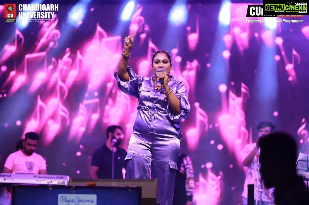 Afsana Khan Instagram - The Nites to Remember! It was a musical gala night at Chandigarh University as noted Punjabi singers performed Live at CU and engrossed the audience with their brilliant musical spells. Everybody was entertained to the fullest and the musical extravaganza ended on a high. Ananya Panday Vijay Deverakonda Pranjal Dahiya Sukh-E Afsana Khan 9X Tashan Dharma Productions #FreshmenOrientation #Orientation #Orientation2022 #CUians #OrientationProgram #QAsession #CUlture #CU #chandigarhuniversity