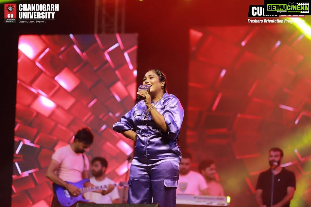 Afsana Khan Instagram - The Nites to Remember! It was a musical gala night at Chandigarh University as noted Punjabi singers performed Live at CU and engrossed the audience with their brilliant musical spells. Everybody was entertained to the fullest and the musical extravaganza ended on a high. Ananya Panday Vijay Deverakonda Pranjal Dahiya Sukh-E Afsana Khan 9X Tashan Dharma Productions #FreshmenOrientation #Orientation #Orientation2022 #CUians #OrientationProgram #QAsession #CUlture #CU #chandigarhuniversity