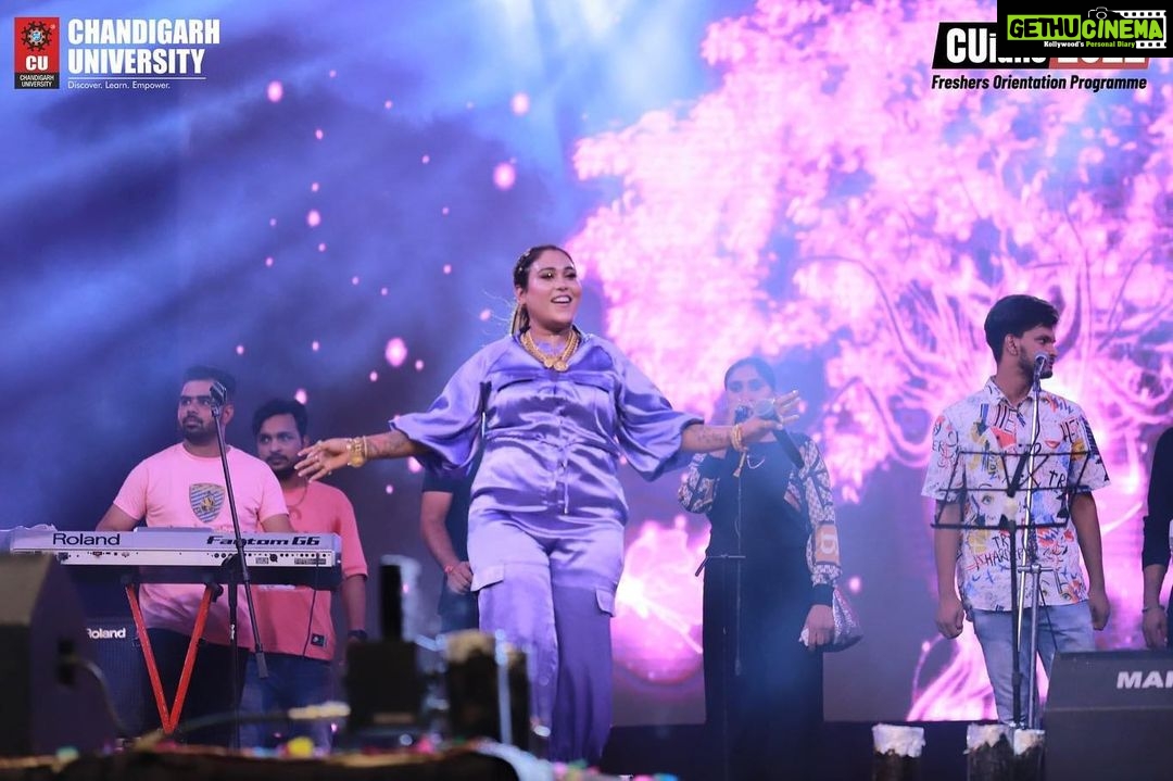 Afsana Khan Instagram - The Nites to Remember! It was a musical gala night at Chandigarh University as noted Punjabi singers performed Live at CU and engrossed the audience with their brilliant musical spells. Everybody was entertained to the fullest and the musical extravaganza ended on a high. Ananya Panday Vijay Deverakonda Pranjal Dahiya Sukh-E Afsana Khan 9X Tashan Dharma Productions #FreshmenOrientation #Orientation #Orientation2022 #CUians #OrientationProgram #QAsession #CUlture #CU #chandigarhuniversity