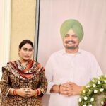 Afsana Khan Instagram - ਅਸੀਂ ਇਸ ਰੱਖੜੀ ਬੰਧਨ ‘ਤੇ ਇਕੱਠੇ ਨਹੀਂ ਹਾਂ, ਪਰ ਇਹ ਤੁਹਾਡੇ ਲਈ ਮੇਰਾ ਪਿਆਰ ਨਹੀਂ ਬਦਲਦਾ. ਮੈਂ ਹਮੇਸ਼ਾ ਤੁਹਾਡੀ ਦੇਖਭਾਲ ਕਰਨ ਅਤੇ ਤੁਹਾਡੀ ਰੱਖਿਆ ਕਰਨ ਦਾ ਵਾਅਦਾ ਕਰ ਰਹਿ ਹਾਂ. ਰੱਖੜੀ ਬੰਧਨ ਮੁਬਾਰਕ Always in my heart ❤️ vadda bai @sidhu_moosewala miss u so much 😭💔😭💔😭 #justiceforsidhumoosewala #brothersisterlove #reels #afsaajz #foreverafsaajz Mussa