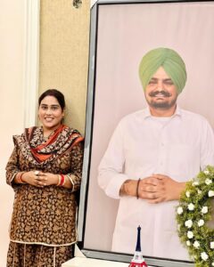 Afsana Khan Instagram - ਅਸੀਂ ਇਸ ਰੱਖੜੀ ਬੰਧਨ ‘ਤੇ ਇਕੱਠੇ ਨਹੀਂ ਹਾਂ, ਪਰ ਇਹ ਤੁਹਾਡੇ ਲਈ ਮੇਰਾ ਪਿਆਰ ਨਹੀਂ ਬਦਲਦਾ.
ਮੈਂ ਹਮੇਸ਼ਾ ਤੁਹਾਡੀ ਦੇਖਭਾਲ ਕਰਨ ਅਤੇ ਤੁਹਾਡੀ ਰੱਖਿਆ ਕਰਨ ਦਾ ਵਾਅਦਾ ਕਰ ਰਹਿ ਹਾਂ. ਰੱਖੜੀ ਬੰਧਨ ਮੁਬਾਰਕ
Always in my heart ❤️ vadda bai @sidhu_moosewala  miss u so much 😭💔😭💔😭
#justiceforsidhumoosewala #brothersisterlove #reels #afsaajz #foreverafsaajz