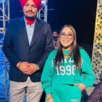 Afsana Khan Instagram - ਤੁਸੀਂ ਹਮੇਸ਼ਾ ਮੇਰੇ ਕੋਲ ਖੜੇ ਹੋ, ਆਪਣੇ ਪ੍ਰੇਣਾਂਦਾਇਕ ਸ਼ਬਦਾਂ ਨਾਲ ਮੈਨੂੰ ਉਤਸ਼ਾਹਿਤ ਕੀਤਾ, ਅਤੇ ਆਪਣੀਆਂ ਅਸਫਲਤਾਵਾਂ ਨੂੰ ਦੂਰ ਕਰਨ ਵਿੱਚ ਸਹਾਇਤਾ ਕੀਤੀ, ਮੇਰੇ ਪਿਆਰੇ ਭਰਾ ਤੁਸੀ ਜੋ ਵੀ ਮੇਰੇ ਲਈ ਕੀਤਾ ਉਸ ਲਈ ਤੁਹਾਡਾ ਧੰਨਵਾਦ..!! ਬੱਦਲਾਂ ਦੇ ਬਿਨਾਂ ਕਣੀਆਂ ਨਾ ਆਉਂਦੀਆਂ, ਭਰਾਵਾਂ ਦੇ ਬਿੰਨਾਂ ਮਹਿਫ਼ਲਾਂ ਨਾ ਭਾਉਂਦੀਆਂ, Miss you so much Bai @sidhu_moosewala 🙌😭💔 #amarsidhumoosewala #justiceforsidhumoosewala