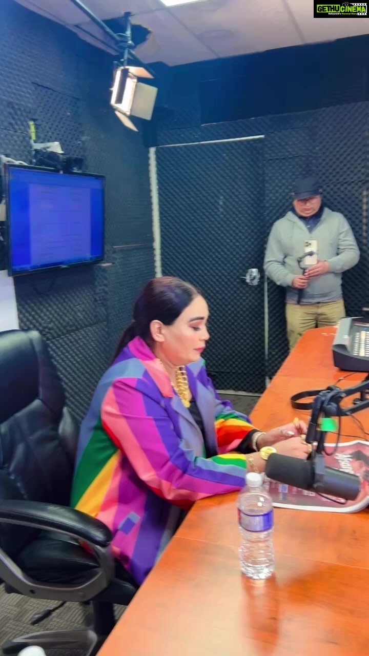Afsana Khan Instagram - Great to be at the @parvasimedia studio @saajzofficial Watch me and @gursidhuinsta live in concert on April 23, 2023, at the International Centre, Mississauga! Get your tickets on www.eventbrite.ca or call 416.895.5523 See you all there! Toronto, Ontario