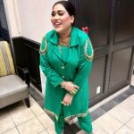 Afsana Khan Instagram - 💚🍀 Thx Surrey bhut ghaint reha show 🙏🇨🇦 💫👑 Makeup @pink.touch.studio Preet ❤️ Surrey, British Columbia