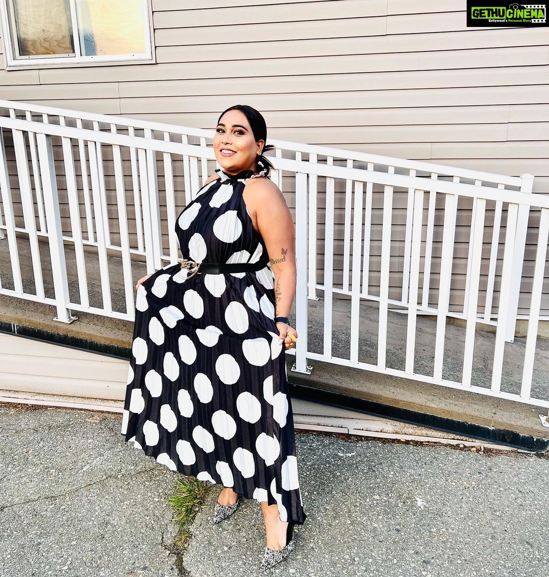Afsana Khan Instagram - ππ«π€ππ¨π¦ Are u ready Surrey!!!Letβs Rock Tomorrow Get your tickets soon..Ajoo phir lane Raunaka ππππ @parvasimedia @b4usurrey @thetimesofcanada Makeup @pink.touch.studio Surrey, British Columbia