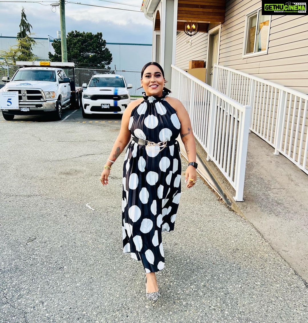 Afsana Khan Instagram - ππ«π€ππ¨π¦ Are u ready Surrey!!!Letβs Rock Tomorrow Get your tickets soon..Ajoo phir lane Raunaka ππππ @parvasimedia @b4usurrey @thetimesofcanada Makeup @pink.touch.studio Surrey, British Columbia