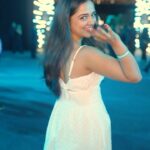 Ahsaas Channa Instagram - Here’s a day in my life with me and L’Oréal Professionnel. I recently attended the one of a kind event- L’Oréal Professionnel Scalp Beauty Event, where beauty meets technology. Thanks to my hair pro @akshatahonawar from @runahsalon who guided me through the entire event and helped me understand the importance of scalp health. The whole experience was very insightful and fun! Each zone was very innovative and had its own specifications. I was recommended the Density Advanced Range which is powered by Omega 6. Its helps refine hair texture and adds visible bounce and volume. I got to learn so much about my scalp health here. Stay tuned for more! To get your personalised diagnosis in salon, in-salon Scalp Advanced Treatment or get their retail products visit your nearest L’Oreal Proféssionnel partnered salon today! #BreakTheCycle #NewStartAhead #ScalpAdvanced @lorealpro_education_india @lorealpro #Sponsored