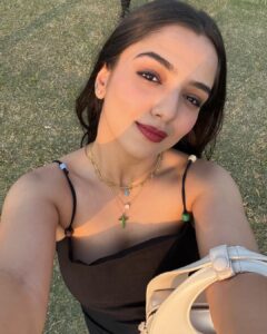 Ahsaas Channa Instagram - Lollapalooza lewk with my concert buds. 

@lollaindia 
@baskarabhi @ishaniyat