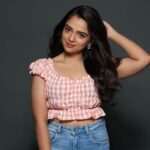 Ahsaas Channa Instagram – Yeh Bas last 🤌🏼

📸 @aniphotoguy 
Makeup @ritikaturakhia01 
Hair @andajpatel 
Assisted by @tanvi.r.kothari