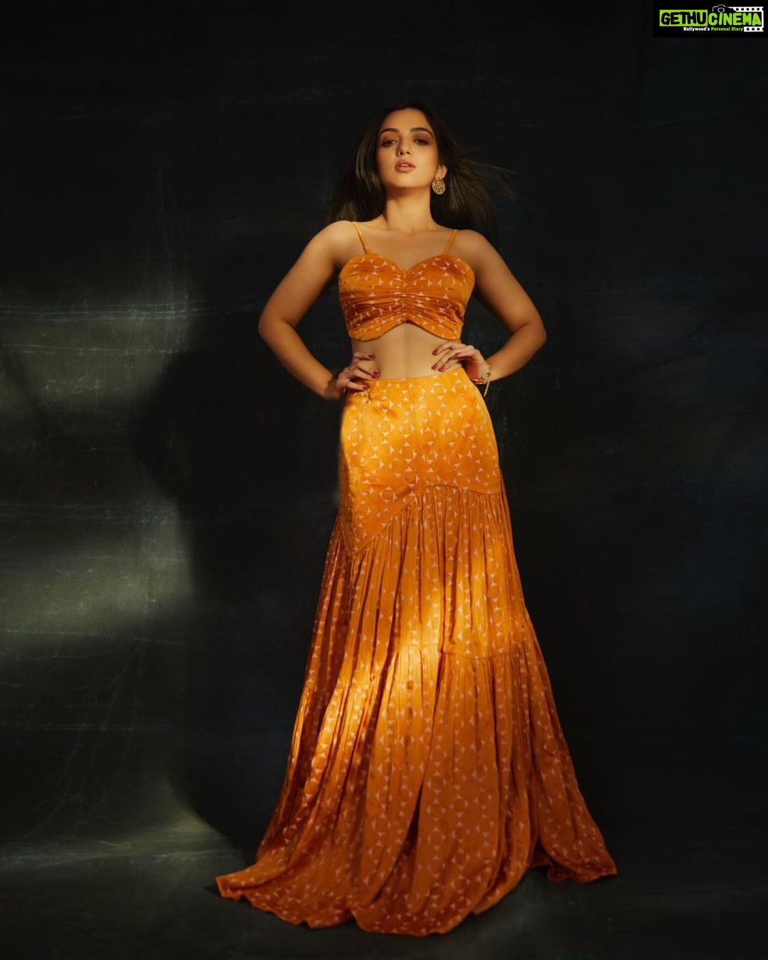 Ahsaas Channa Instagram - šø @mohitvaru Styled by @stylebykayal Makeup @ritikaturakhia01 Hair @andajpatel Makeup assistant @tanvi.r.kothari š¦š¦š¦š¦š¦š¦š¦ Outfit : @littlethingstudio Jewels : @gaiatreelabel Shoes : @londonrag_in @zaamo.official