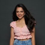 Ahsaas Channa Instagram – Yeh Bas last 🤌🏼

📸 @aniphotoguy 
Makeup @ritikaturakhia01 
Hair @andajpatel 
Assisted by @tanvi.r.kothari