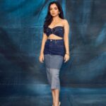 Ahsaas Channa Instagram – Double denim spitting venom without a doubt you know the type. 

🐟🐟🐟🐟🐟🐟
📸 @mohitvaru 
Makeup @ritikaturakhia01 
Assisted by @tanvi.r.kothari 
Hair @andajpatel 
Styled by @stylebykayal 

Outfit : @khhouseofkhaddar 
Jewels : @thecactistore
Shoes : @londonrag_in @zaamo.official