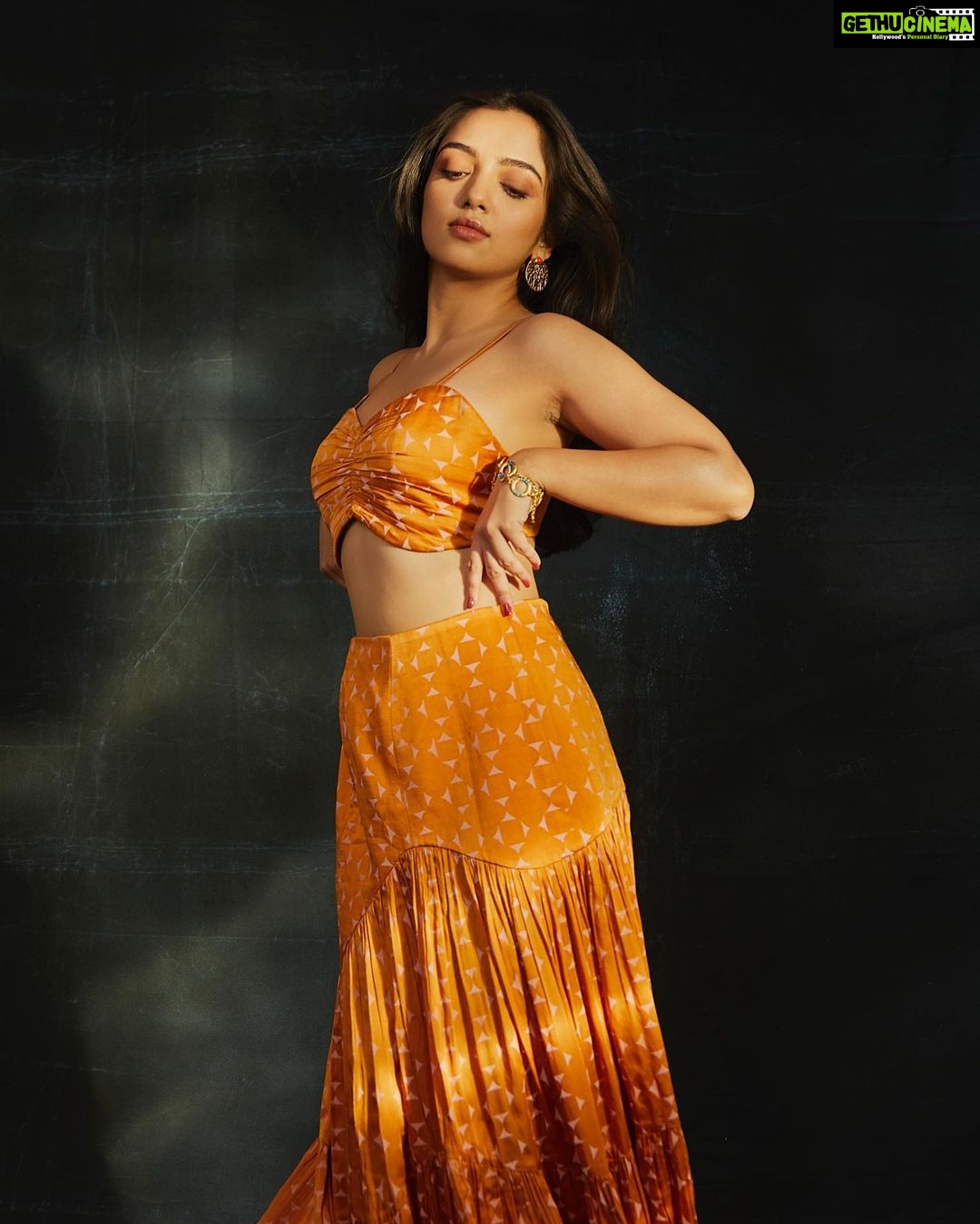 Ahsaas Channa Instagram - šø @mohitvaru Styled by @stylebykayal Makeup @ritikaturakhia01 Hair @andajpatel Makeup assistant @tanvi.r.kothari š¦š¦š¦š¦š¦š¦š¦ Outfit : @littlethingstudio Jewels : @gaiatreelabel Shoes : @londonrag_in @zaamo.official