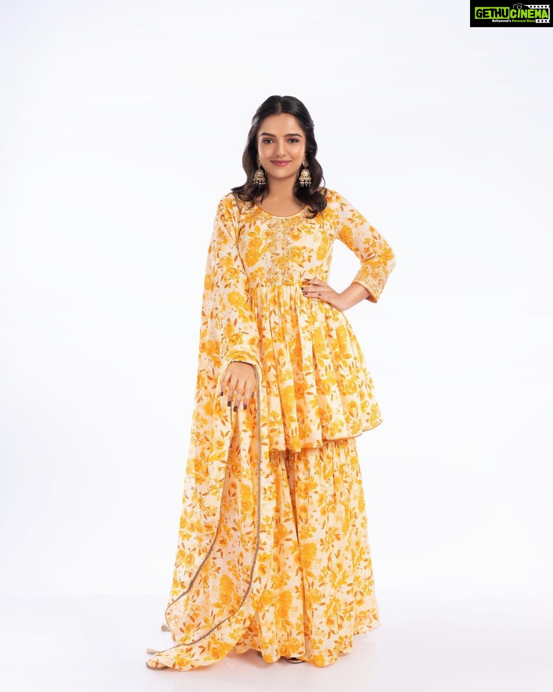 Ahsaas Channa Instagram - I'm ready to take fashion to a whole new level with @myntra ! Excited to announce that I'm a part of the Myntra Go For It gang. ❤️ Stay tuned to be served with the #lewks of your dreams. 😉Said this before and say it again - If you never try, you’ll never know. So, GO FOR IT with Myntra! #GoForIt #IfYouNeverTryYoullNeverKnow #MyntraGoForIt #Myntra #Ad Mumbai, Maharashtra