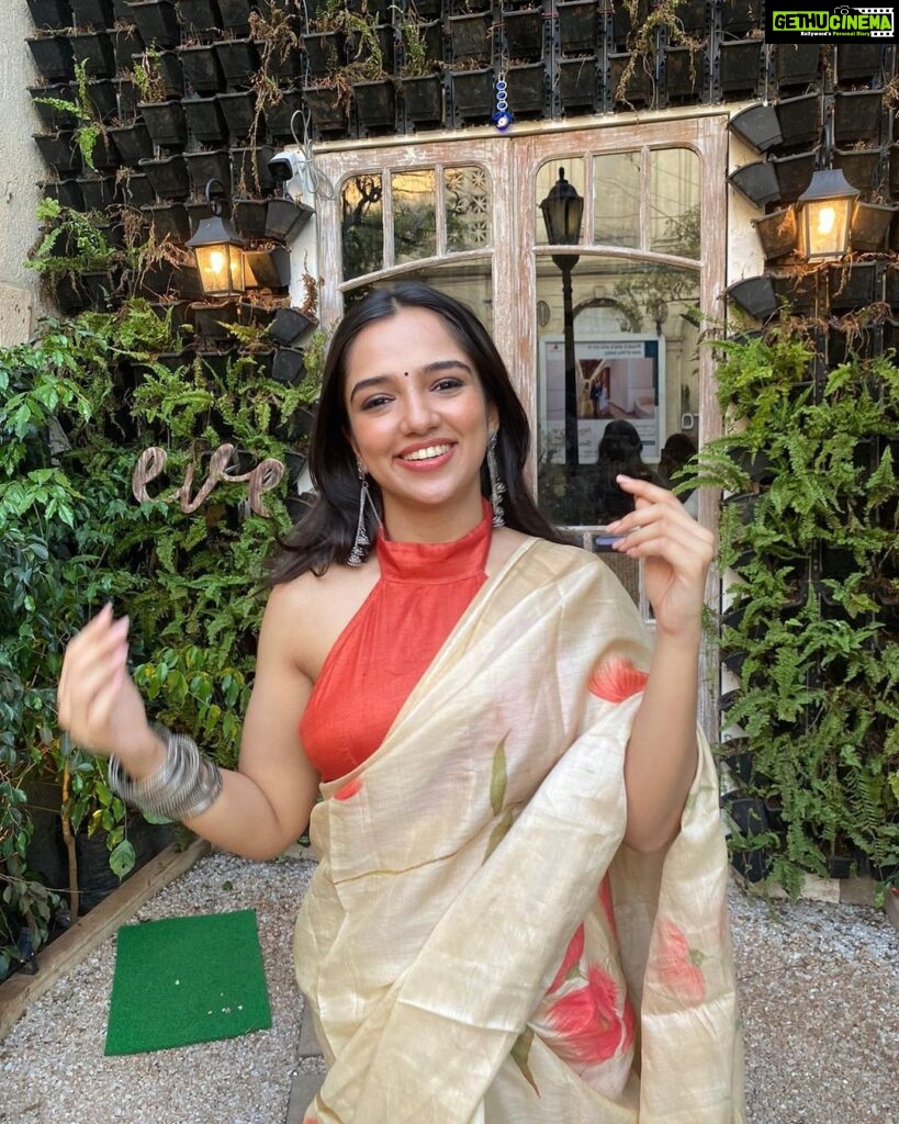 Ahsaas Channa Instagram - Diwali 2022✨ One of the main reasons I love Diwali is that I get to wear a saree. This years saree is from @reshamhos