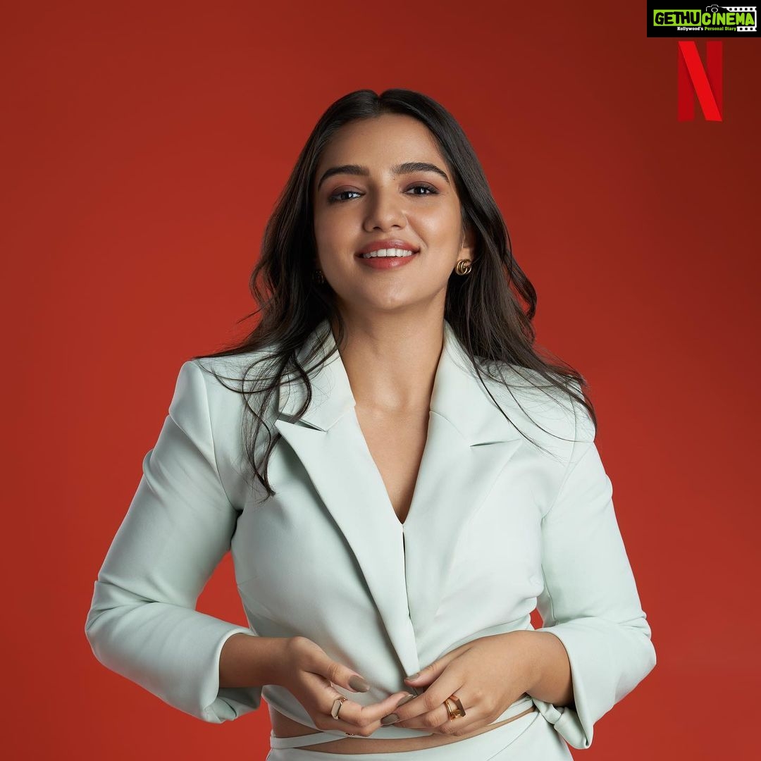 Ahsaas Channa Instagram - Vinny π Anmol #VinMol #MolVin or @#AmVi Comment and let us know what you think our ship name should be. @netflix_in πΈ @aniphotoguy Styled by @stylebykayal Makeup by @ritikaturakhia01 Hair by @pallavigadade Assisted by @minisingh11_