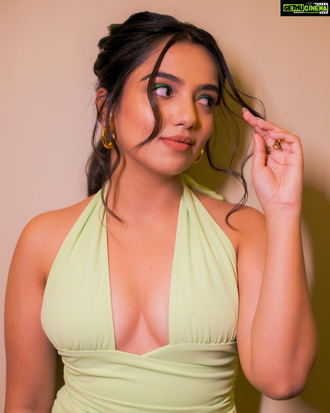 Ahsaas Channa - 410.6K Likes - We never go out of style.
📸 @lakshaydarganphotography
Makeup @wowmakeoversstudio
Hair @poojamakhijanihairstylist