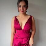 Ahsaas Channa Instagram - My obsession with satin red ends here 🐙 Wearing @kayjaybykritika