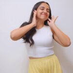 Ahsaas Channa Instagram - #Collaboration Want a one stop solution for your skin woes? 🤔 I got you! 💗 Made with natural ingredients 🍃and backed by science👩‍🔬with 30X* Vitamin C, Garnier Vitamin C serum fights dullness and dark spots with visible difference in just 3 Days.🤯 A clean formulation which is suitable for all skin types, textures, tones 👧🏻👧🏽👧🏼and can be used in all weathers☔❄️and any time of the day!🌛🌞 Get beautiful bright skin Instantly! ✨ #Garnier #GarnierIndia #InstantBrightness #Brightness #NoSulphate #NoParaben #DarkSpots #Brigtness #Serum #VitaminC
