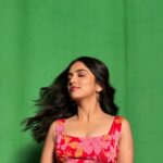 Ahsaas Channa Instagram - Shawty. Makeup @ritikaturakhia01 Hair @glambydiya Cheerleaders both of them and @shahiyeshipaneer