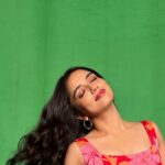 Ahsaas Channa Instagram - Shawty. Makeup @ritikaturakhia01 Hair @glambydiya Cheerleaders both of them and @shahiyeshipaneer