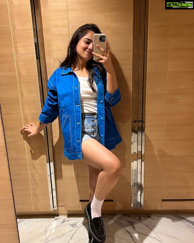 Ahsaas Channa Instagram - Clearly a look with my favourite jacket. JW Marriott Mumbai Juhu