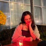 Ahsaas Channa Instagram - A bottle of something old and red with my best friends! ❤️ Thankyou @fratelliwines for making this girls trip the most memorable one and special. Ended the trip with open air lawn dinner which was the highlight for me on this entire trip. Fratelli Vineyards, Akluj, Maharashtra.