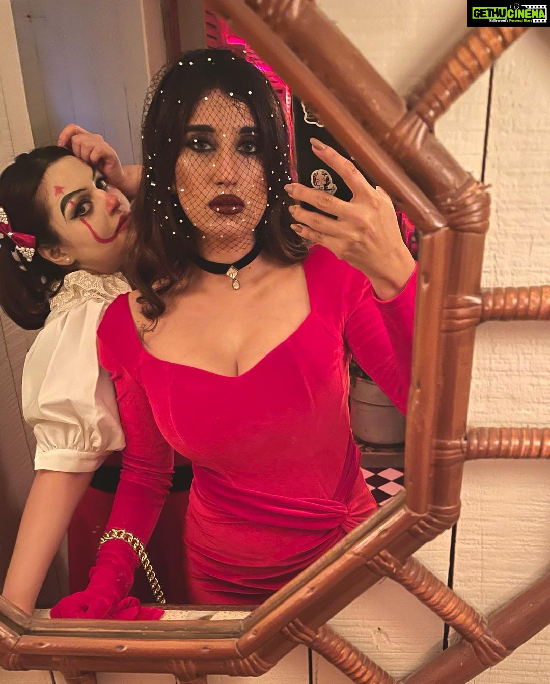 Akasa Instagram - fancy dress juloos ft last minute jugaadus 🎃 • • • • • • #akasa #akasasingh #akasians #akasakebesties #halloween #halloween2022 #ootn #trending #fyp #explore #ghost