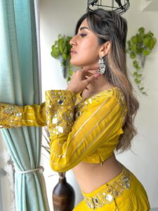 Akasa Instagram - go where the sunshine is 🌻✨
•
•
•
Wearing : @shwetaaggarwal.official 
Earrings by: @phuljhadi 
@vblitzcommunications 
Styled by @pallakhshah ❤️‍🔥
very professionally shot with zero faffing and edited by @rithvik_d ♥️
•
•
•
•
•
#akasa #akasasingh #akasasing #trending #trendingreels #trendingnow #explore #ootd #desi #fashion #indianfashion #punjabi