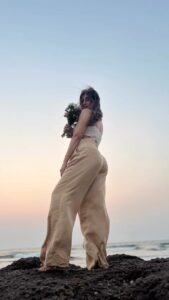 Akasa Instagram - 2023 began and i fell a lil in love with myself 🥰
•
•
•
•
•
#akasa #akasasingh #akasasing #akasakebesties #akasians #trending #love #fyp #explore #goa #vacation #ootd #femininegoddess #trendingreels #naagin #shringaar #biggboss #thick
