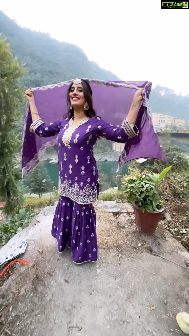 Akasa Instagram - wearing @shopmulmul 🥰 accessories @meraki.mumbai • • • • #akasa #akasasingh #akasasing #akasakebesties #akasians #trending #trendingreels #explorepage #explore #fyp #trendingnow #ootd #indian #desi #love #naagin #biggboss