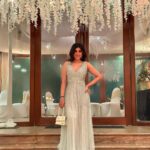 Akasa Instagram - shaadi guest behaviour ft @sing.arvinder and @awez_darbar 🤌🏼 wearing this princess vibe dress by @kanikaahuja_official ✨ Styled by @styledbysujata • • • • • • • • #akasa #akasasingh #akasasing #akasakebesties #akasians #trending #love #fyp #explore #fashion #ootd #femininegoddess #trendingreels #naagin #shringaar #biggboss #punjaban #trendingsongs